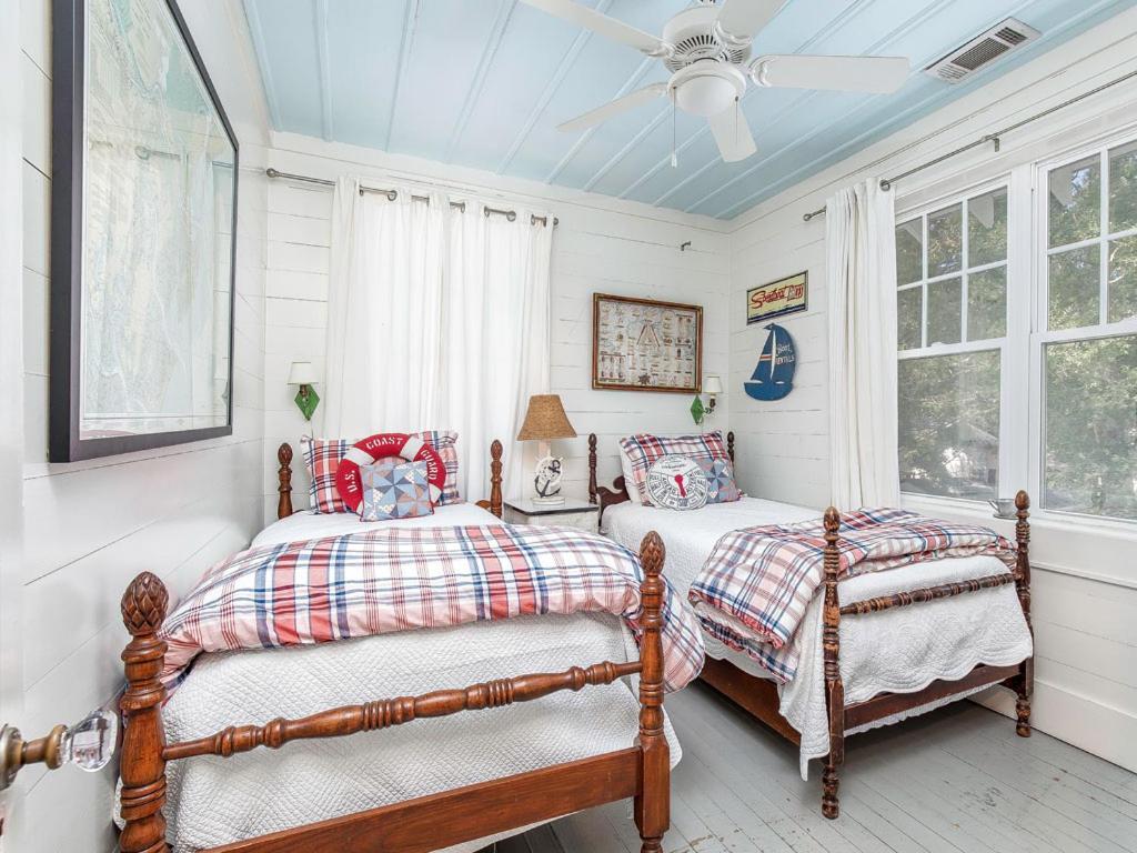 Breeze Inn Tybee Island Extérieur photo